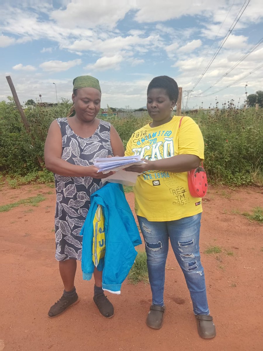 DAGauteng's tweet image. 🧢 Voter interaction is on in Ward 89, GaMaWiso Constituency.

Let us restore service delivery in Tshwane. #RegisterToVoteDA, visit check.da.org.za.
