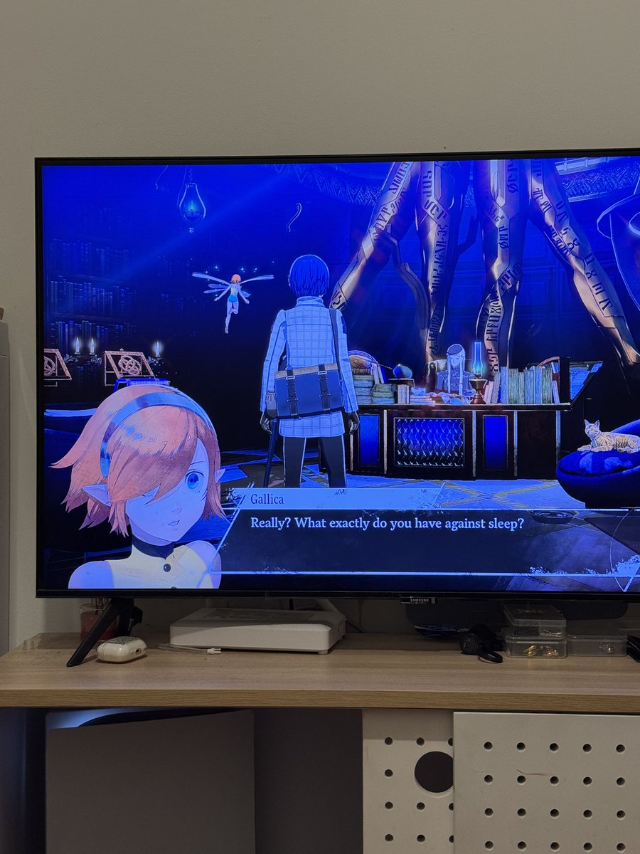 Found her annoying at first but okay i see u gallica