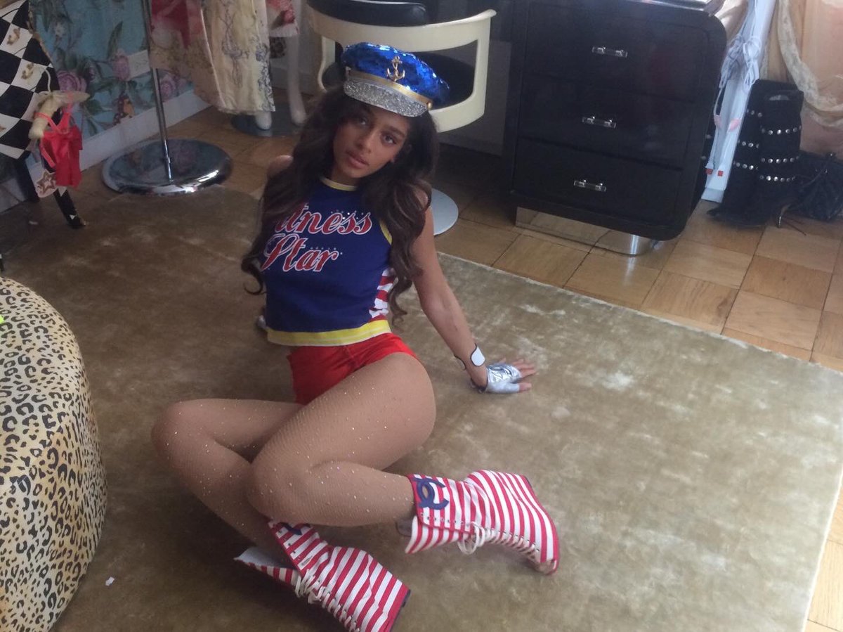 LIBERTY LOVE tweet media