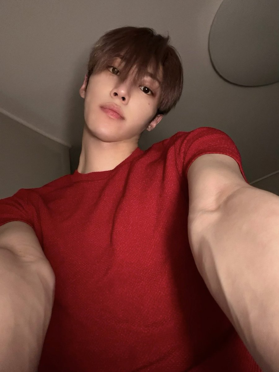 infppppppp1's tweet photo. 아 팔뚝에 핏줄 ㅁㅊ 코피 터진다 르노야 https://t.co/lW7ExMQGC9