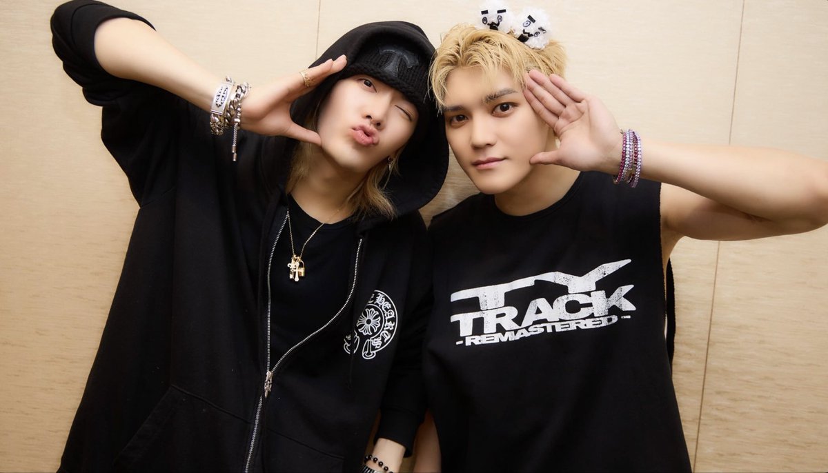 ยูตะ: เท่มากเพื่อน 🦋 🔥

#YUTA #유타 #中本悠太 
#taeoxo_nct #툥스타그램 #태용 #TAEYONG <a href="/NCTsmtown_127/">NCT 127</a>