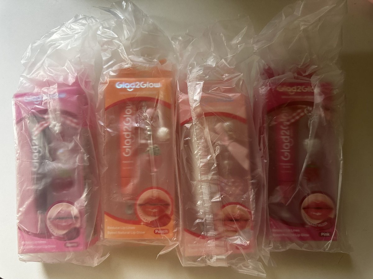 10vely รีหน่อย แจกลิปเซรั่ม 4 สีให้ 1 คน ที่จะแจกคือของใหม่นะ ยังไม่แกะ รูปซ้ายคือแกะแล้ว ใช้เอง ชอบ

💜 10vely only
💜 follower only เช่นกัน

สุ่มวัน พฤ 19/2
ส่งวัน ศ 20/2