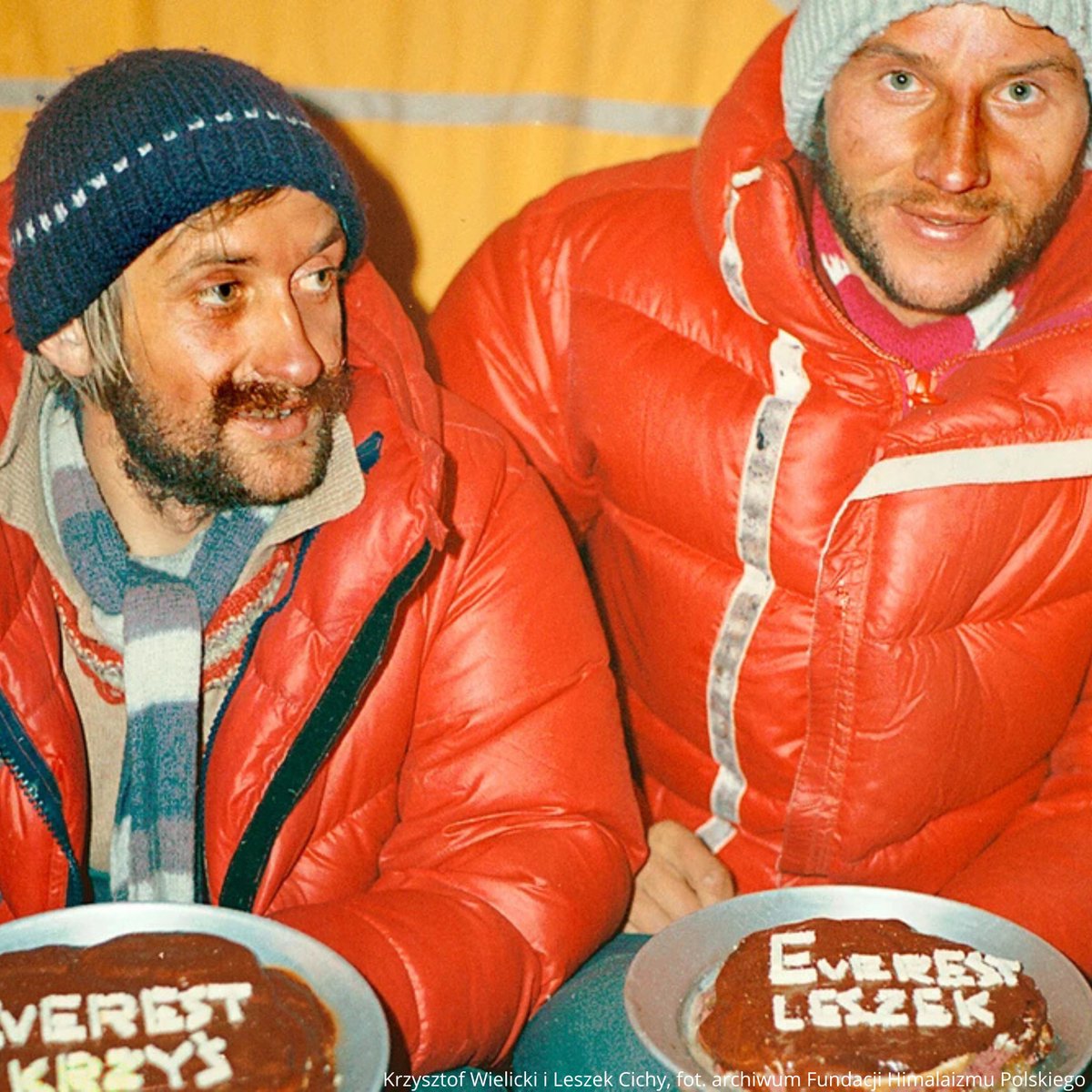 Polska's tweet image. Dziś rocznica 🏔️🇵🇱 17.02.1980 Leszek Cichy i Krzysztof Wielicki jako pierwsi w historii zdobyli zimą Mount Everest (8850 m). Wyprawą narodową (20 osób) kierował Andrzej Zawada. 🌬️📞 #Everest #PolacyŚwiatu #17lutego
