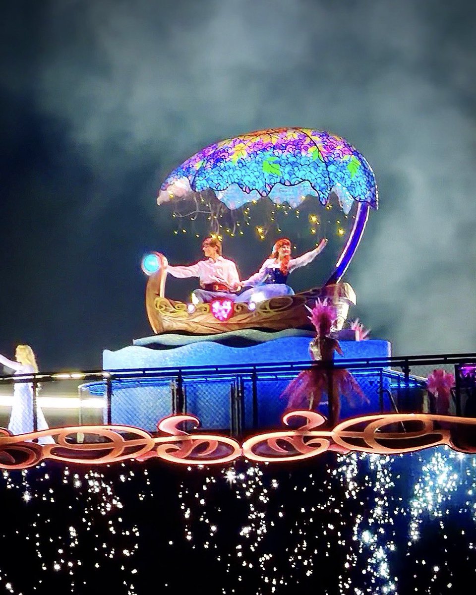 cookiepixar's tweet photo. 好き🩷
ビリーヴのアリエルとエリック、永遠に見ていたい🧜‍♀️✨ https://t.co/7ebvdd7vwd