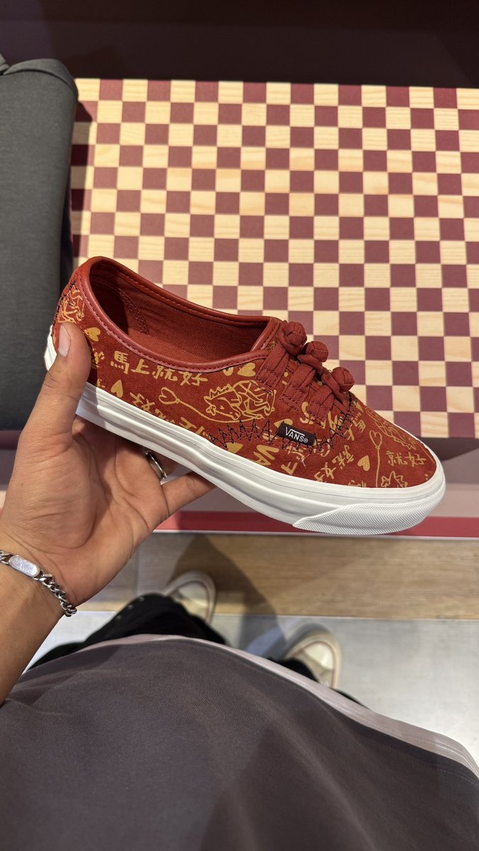 adhitmalv's tweet photo. nemu enih china market🙇‍♂️ https://t.co/F0JoWZANeJ