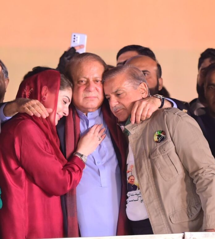 عائزے_رومان tweet media