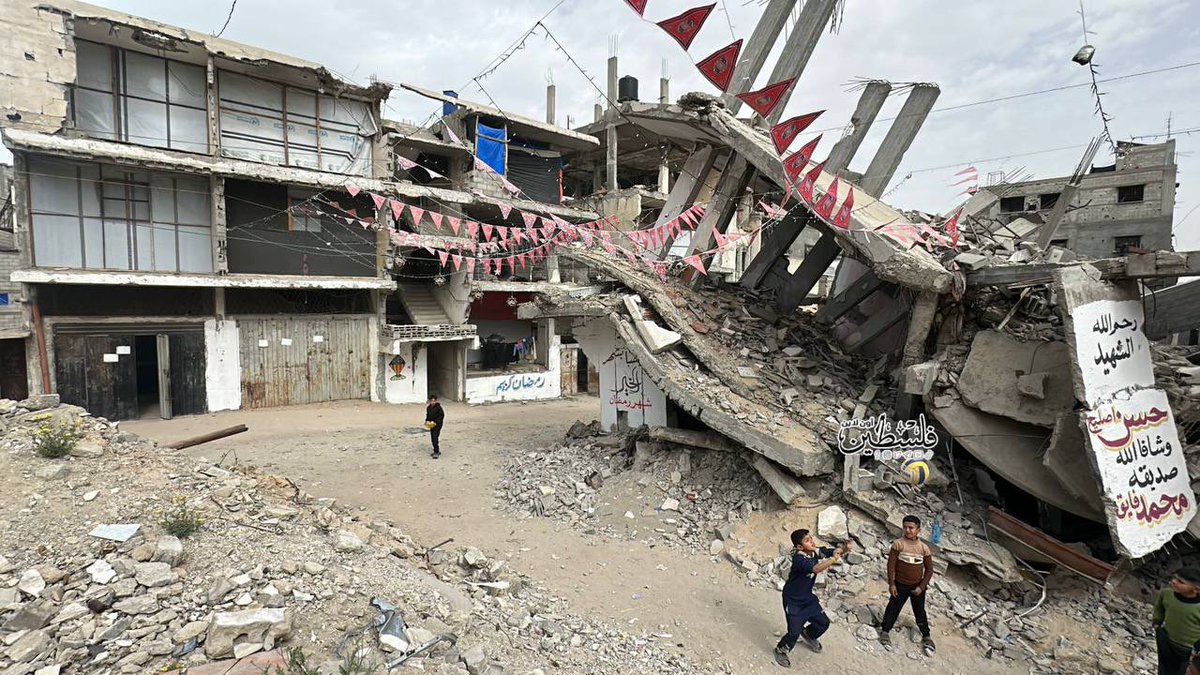 QudsNen's tweet photo. Palestinians in Khan Younis are preparing for Ramadan, decorating streets and homes despite the destruction and difficult economic and living conditions following two years of genocide. https://t.co/d2LZaCPe31