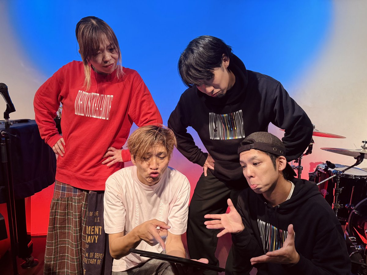 本日名古屋公演のリハーサライブの販売を開始しました🎥

本当に今日急遽馬場が曲を書き、打ち合わせから動画がスタートしております😏今日の曲は出来上がったばかりの楽譜で初見のリハーサライブとなっております！

緊張感のある動画をお楽しみください！！
koshinosukeayamine.stores.jp