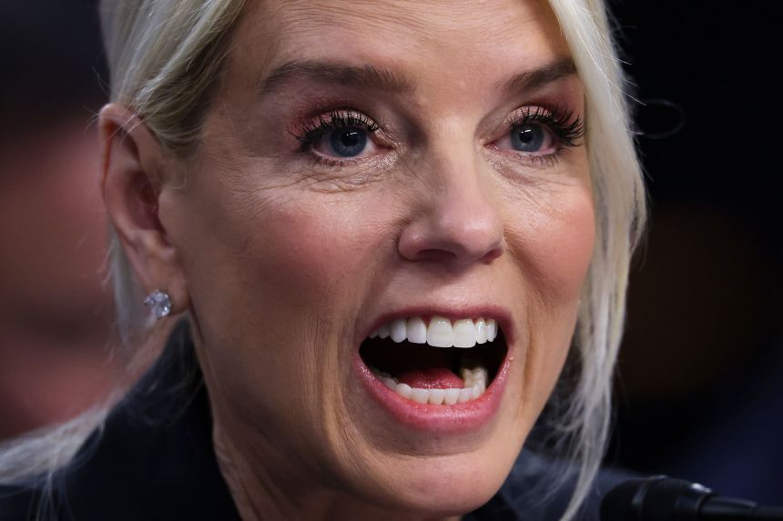 TotalSeasons's tweet photo. Pam Bondi has become the most hated woman in America and it's not even close. 

#ImpeachHer #ReleaseTheEpsteinFiles #EpsteinTrumpCoverUp https://t.co/3DobXwBvQY