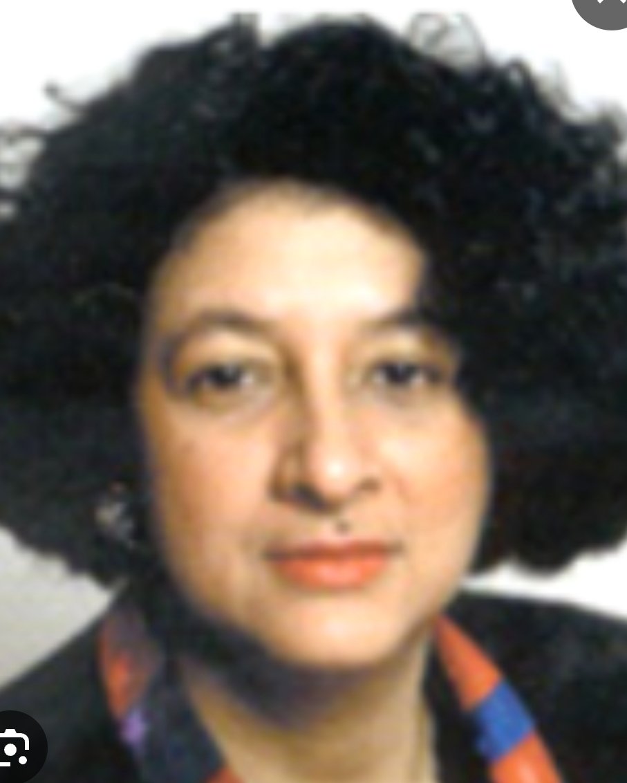 kokonutuno2020's tweet image. Tara Singh Varma.
Varma claimde in 2000 dat ze ongeneeslijk ziek was (kanker) en nog maar kort te leven had. Ze verscheen in de Kamer met een pruik en in een rolstoel. Door te doen alsof zij stervende was, hoopte zij onder de betalingsverplichtingen en confrontaties uit te komen.