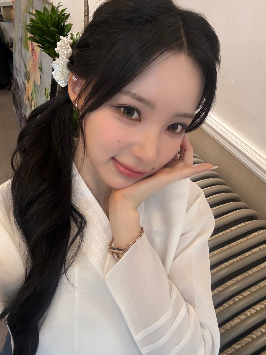 📸 | 260217

#WONI REMINE, happy Seollal
Wishing you lots of luck🧧🐡🍑🥊

#RESCENE #리센느 <a href="/RESCENEofficial/">RESCENE OFFICIAL</a>