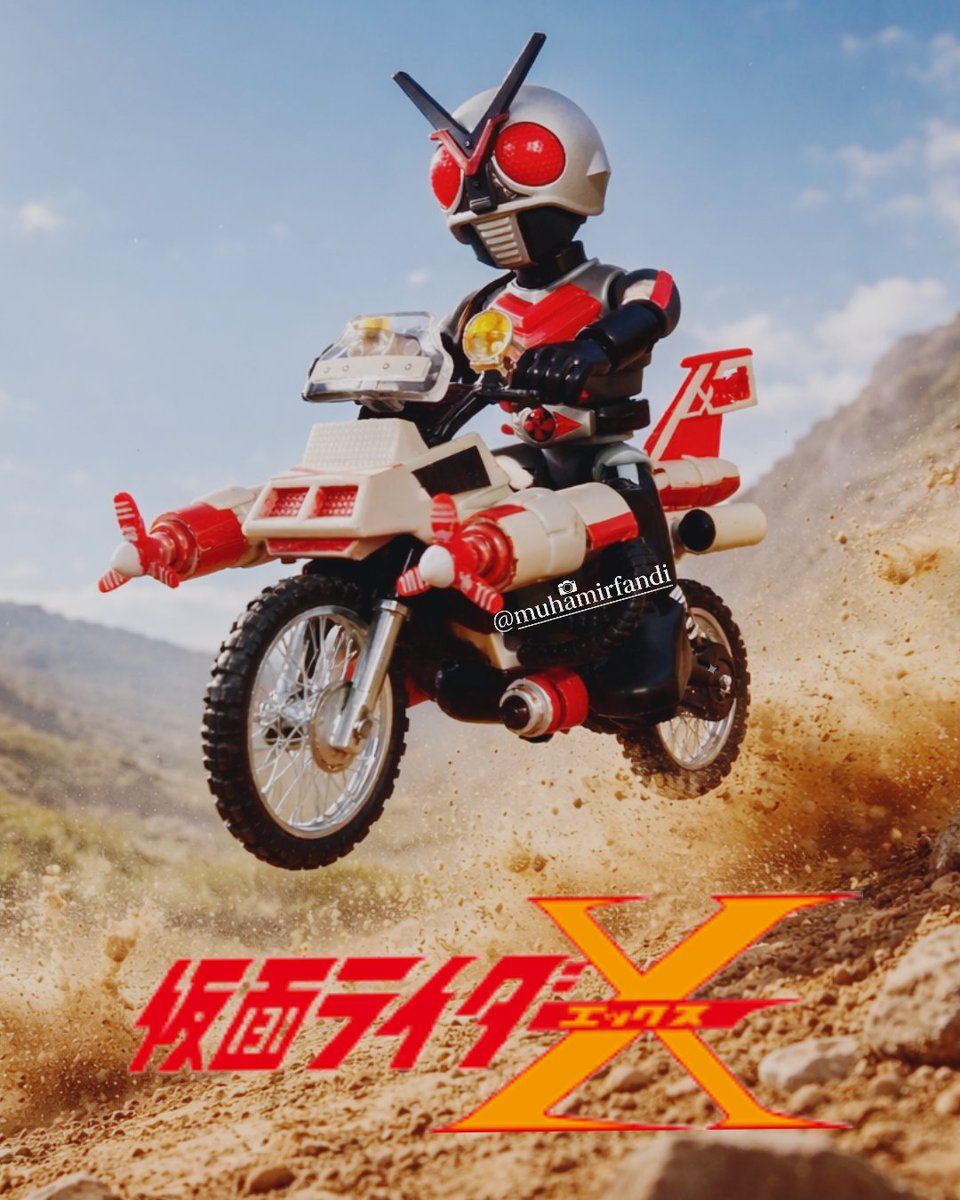 Fandi39716645's tweet photo. Blokees Starlight Masked Rider X and Bandai The Rider Machine https://t.co/AZPofRRqyW
