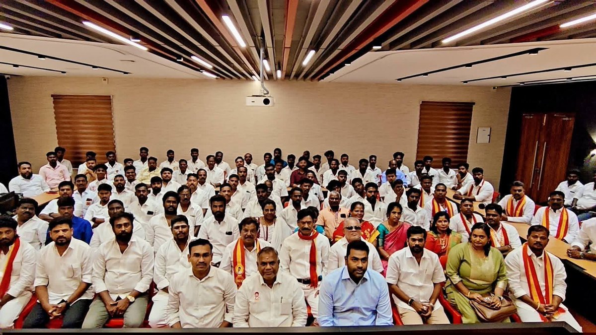 கழகத்தின் பொதுச்செயலாளர் <a href="/BussyAnand/">N Anand</a> அவர்களது தலைமையில், காரைக்கால் மற்றும் புதுச்சேரியைச் சேர்ந்த பல்வேறு கட்சியினர் நமது கழகத்தில் இணைத்துக் கொண்டனர்..