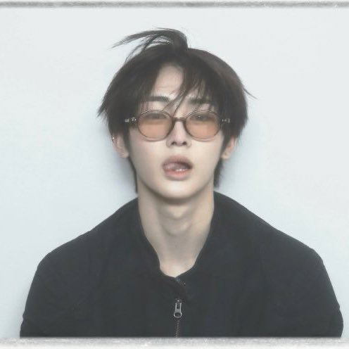 zaxdiary's tweet image. then vs now… zhou anxin you’re crazy.