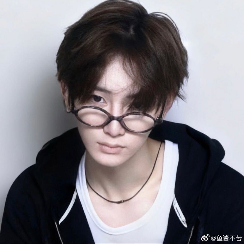 zaxdiary's tweet image. then vs now… zhou anxin you’re crazy.