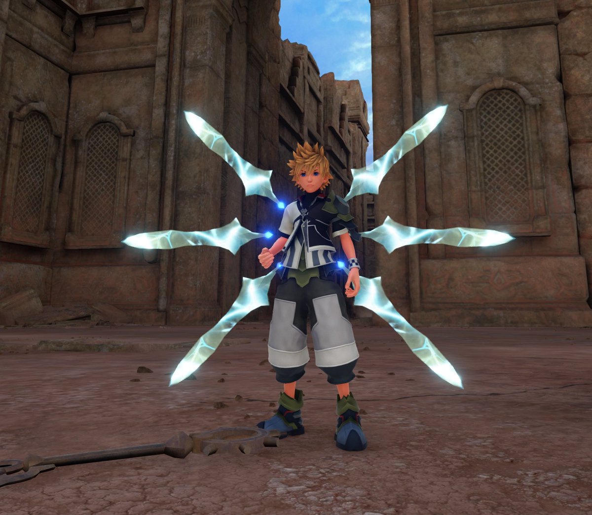 Recreated Wingblades in KH3 after like 2 days of messing with mats and a lot of help from others 🤩
#kingdomhearts #anotherroad #ventus #mod #ven #gaming #birthbysleep #wingblade #light