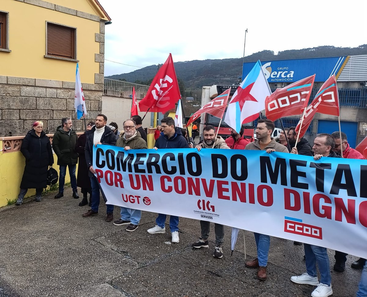 galizaCIG's tweet photo. 🗣️O comercio do metal da provincia de #Pontevedra clama por un convenio colectivo digno
📢Persoal do sector desenvolveu unha concentración na empresa #RecambiosOchoa en Vilaboa para rexeitar as propostas regresivas da patronal
ℹ️ https://t.co/OUE4pRhltL
#comerciometal https://t.co/nVVIYUzU8R