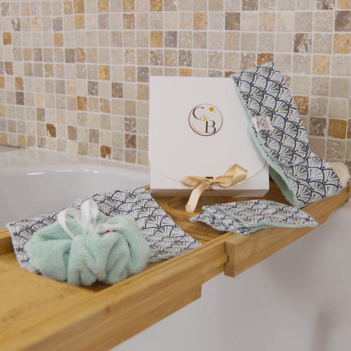 Merci beaucoup pour l’accueil que vous faites à la nouvelle déclinaison motif/couleur ! 🫶🏻

Tous les produits sont disponibles ici 👉🏻
lescousettesdebobinette.fr