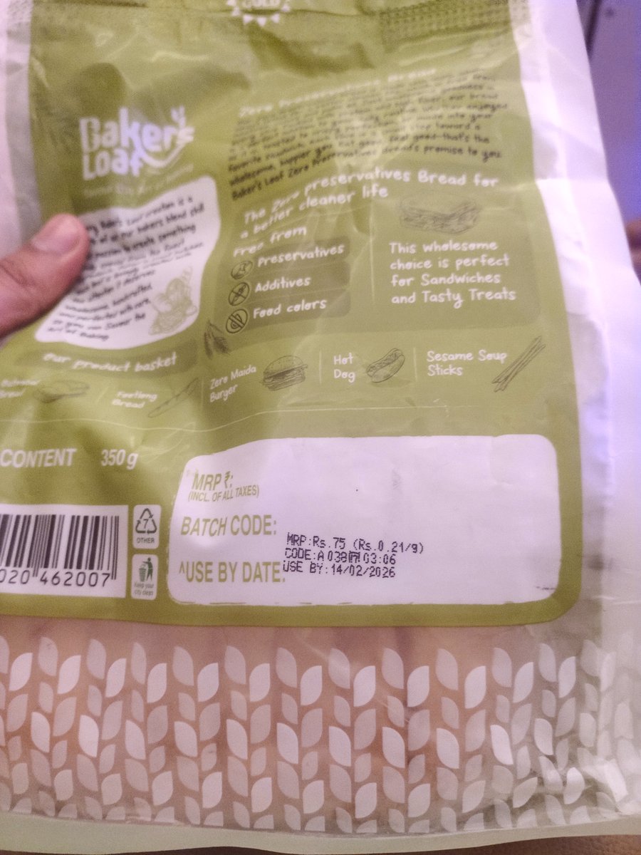 bs1263621's tweet photo. Order number #MLTRODEEN21994
@ZeptoNow @zeptocares recived expired product. This is second time. I ordered 2 bread and both are expired. Your customer service on app isn't working. I will complain in consumer court soon. https://t.co/9qtCGjzzhS
