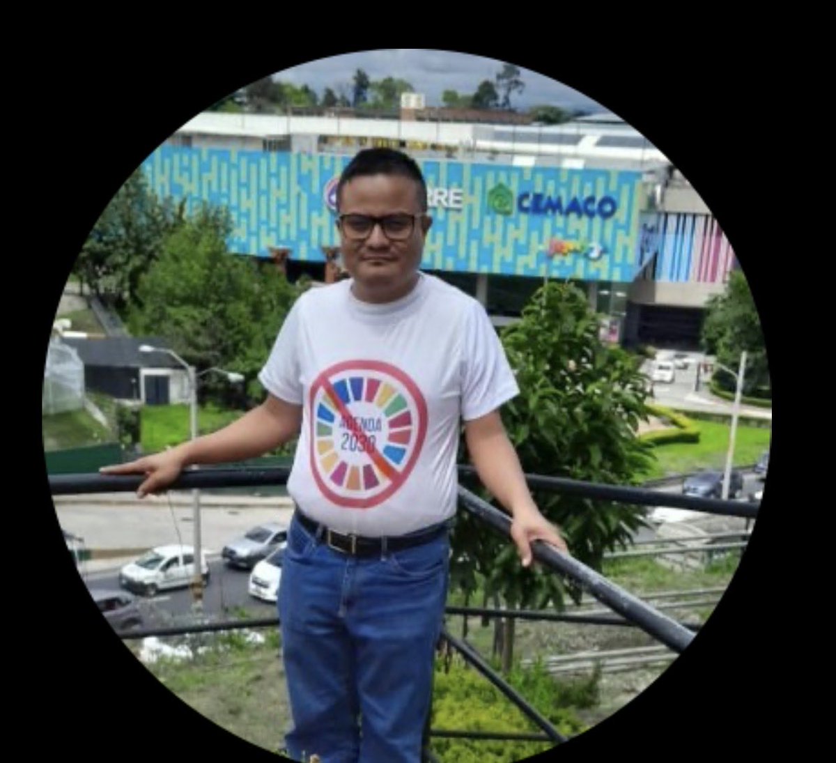 enmanuelramirez's tweet photo. @eguzmanmorales @Mconsueloporras @EnviadodeFuego Y este pendejo no es clon del hdp de fredy orrellana- pobla gran puta! Porfavor no te reproduzcas pedazo de especimen!🤦🏻‍♂️🤦🏻‍♂️🤦🏻‍♂️🤦🏻‍♂️ https://t.co/MloOkAQdxm