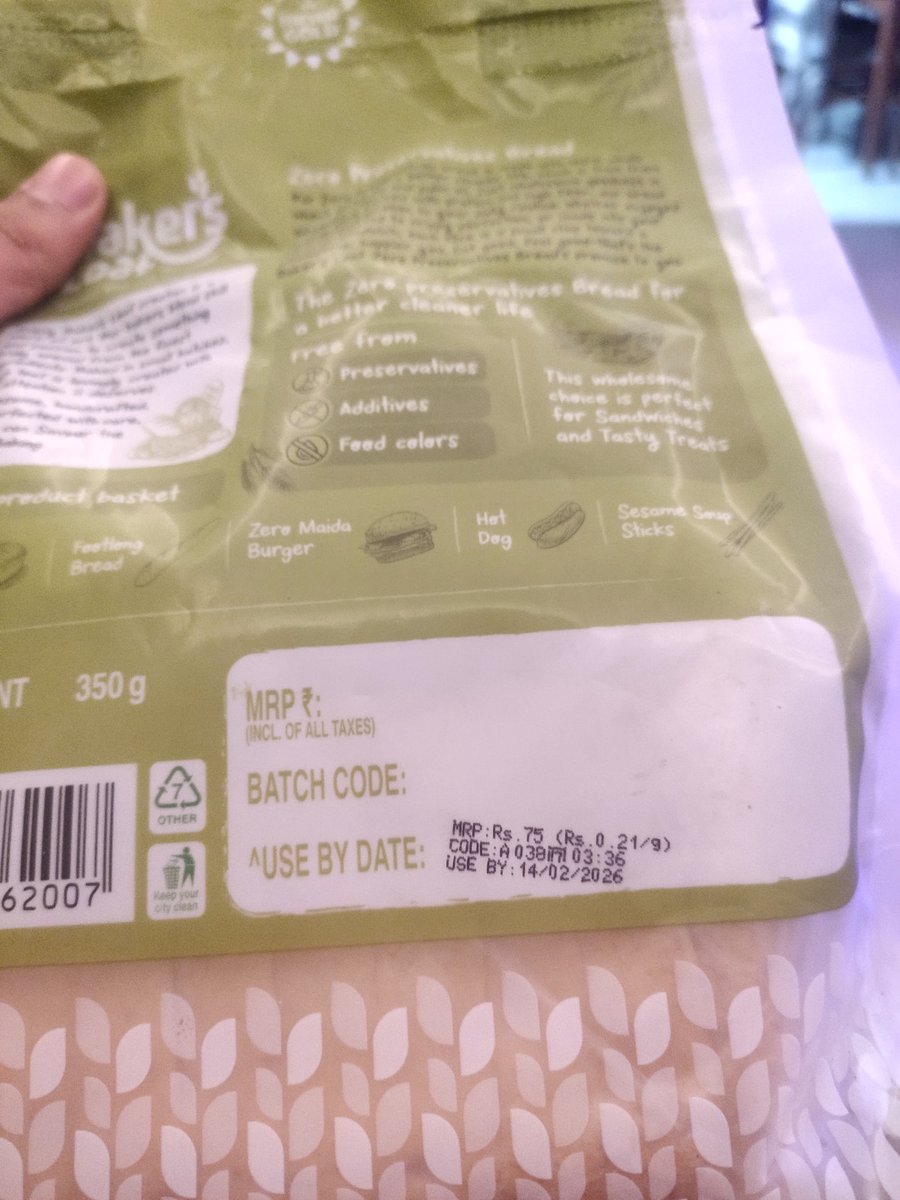bs1263621's tweet photo. Order number #MLTRODEEN21994
@ZeptoNow @zeptocares recived expired product. This is second time. I ordered 2 bread and both are expired. Your customer service on app isn't working. I will complain in consumer court soon. https://t.co/9qtCGjzzhS
