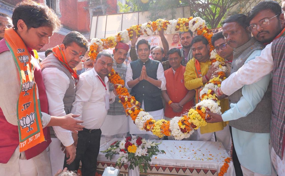 PankajSinghBJP's tweet photo. आज कानपुर में आयोजित ‘बजट युवा संवाद’ कार्यक्रम को संबोधित किया।

बजट 2026-27 के माध्यम से प्रधानमंत्री श्री @narendramodi जी ने स्पष्ट किया है कि विकसित भारत केवल संकल्प नहीं, बल्कि उसे साकार करने का ठोस रोडमैप है। #ViksitBharatBudget हर वर्ग के सशक्तिकरण और विश्व में अग्रणी भारत के निर्माण का आधार है।