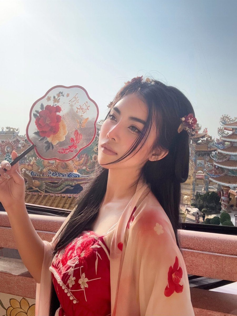 chompu_athita's tweet photo. Happy Lunar New Year 2026 🧧🎉 
#ChompuAthita #ชมพูอทิตา https://t.co/t7qWcpU9mG