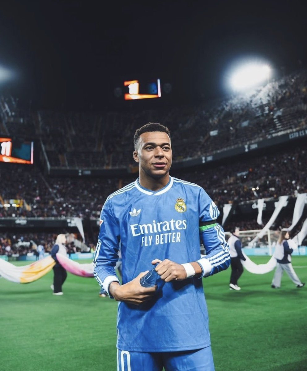 اليوم عودة الملك 🤍🤍