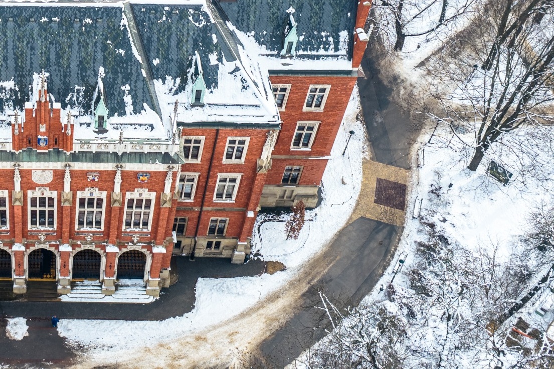 JagiellonskiUni's tweet photo. Koniec przerwy semestralnej; przed nami zimowa sesja poprawkowa. Powodzenia w waszych zmaganiach!

📷 A. Koprowski https://t.co/vJYiqcxjn8