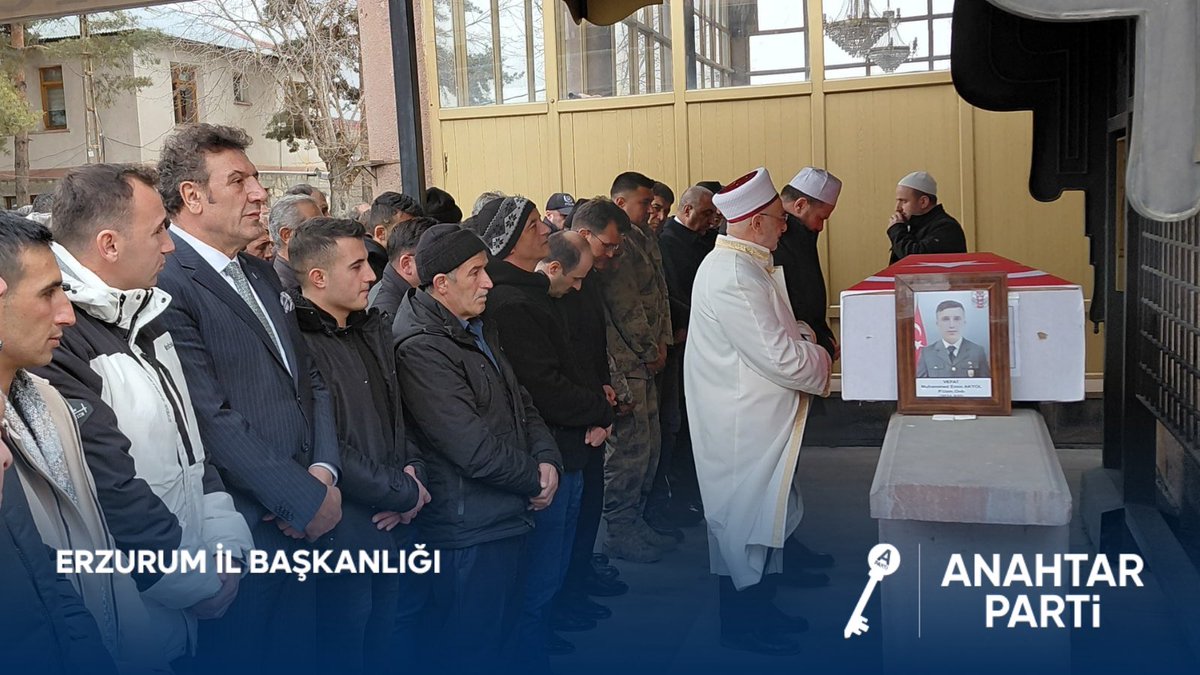 Anahtar Parti Erzurum İl Başkanlığı olarak şehidimiz Uzm. Çvş. Muhammed Emin Akyol’un cenaze namazına katılım sağladık. 
Şehidimize Allah’tan rahmet, yakınlarına sabırlar diliyoruz. Aziz milletimizin başı sağ olsun.
#Erzurum #Şehit