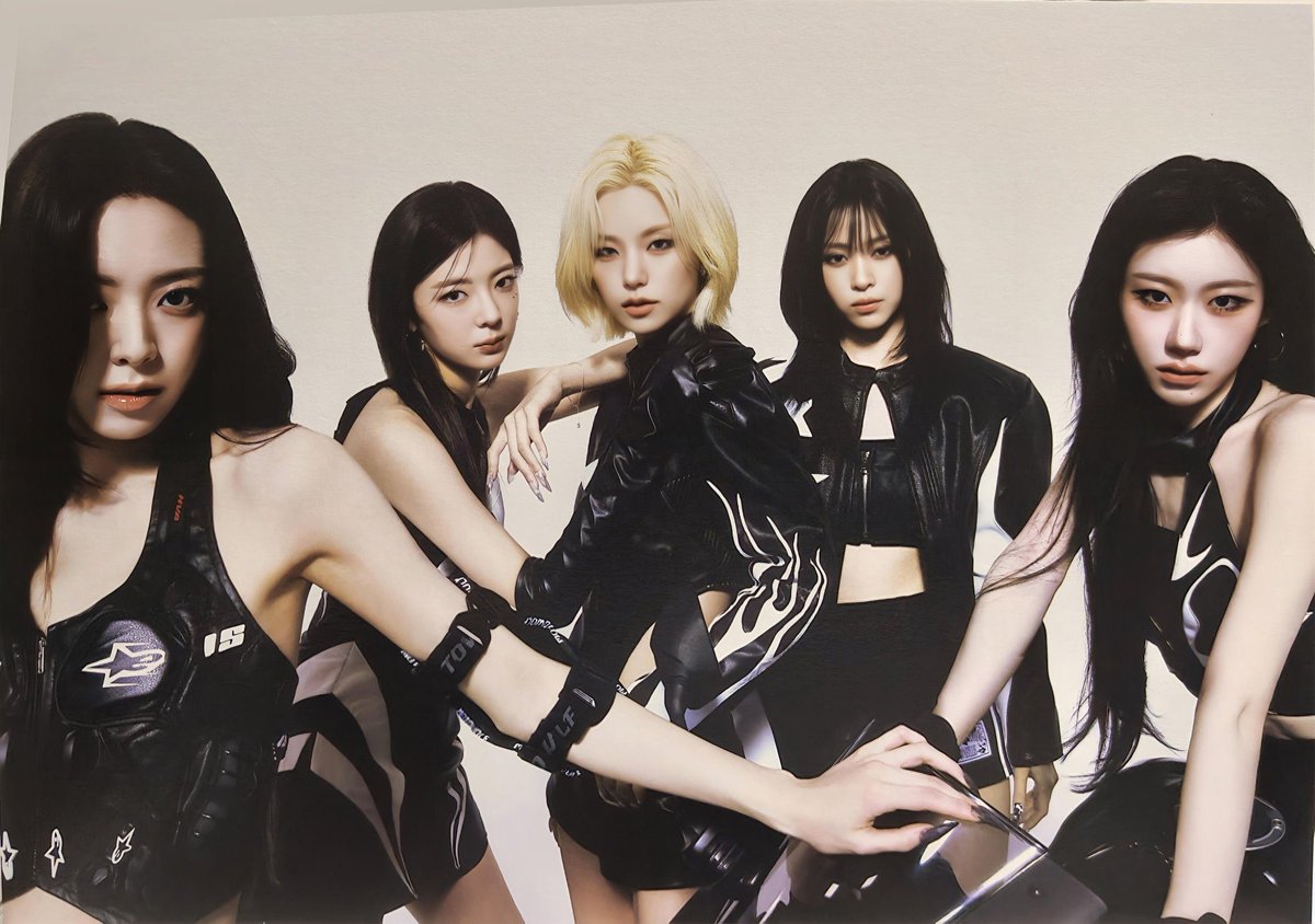 this itzy ot5 photo GAGGG