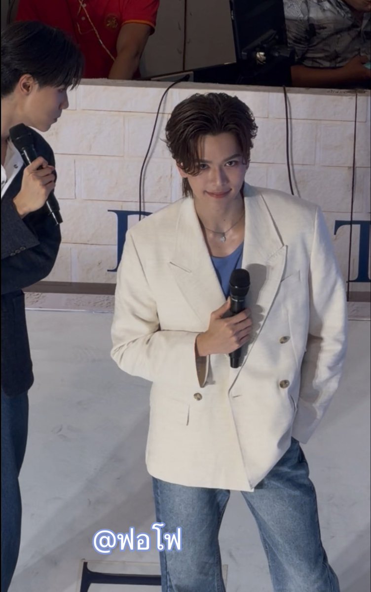 ขอบคุณที่โลกนี้มีจูเนียร์มาร์คให้ฟฟ.ได้รักนะคะ ขอบคุณตัวเองที่ได้มารู้จักจูม้าค(ᅲᅲᅲᅲᅲᅲ) 
วันนี้คอมพลีทแล้วไม่ได้ครึ่งใจจุ๊บอะไรไม่เป็นไร แค่ได้2ภาพนี้มาด้วยตัวเองก็อิ่มใจแล้ว

JUNIORMARK 4TH DESTINY

#DestinyClinicxJuniorMark
 ☀︎ #JuniorMark ☾
 #junniorrs #markjrtn