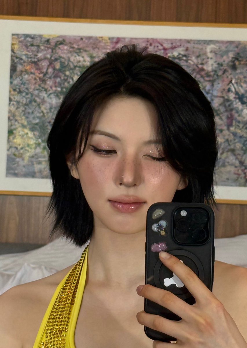 nmixxiee's tweet photo. NMIXX’s Bae looks stunning in newly shared photos. https://t.co/AIAqwYucOh