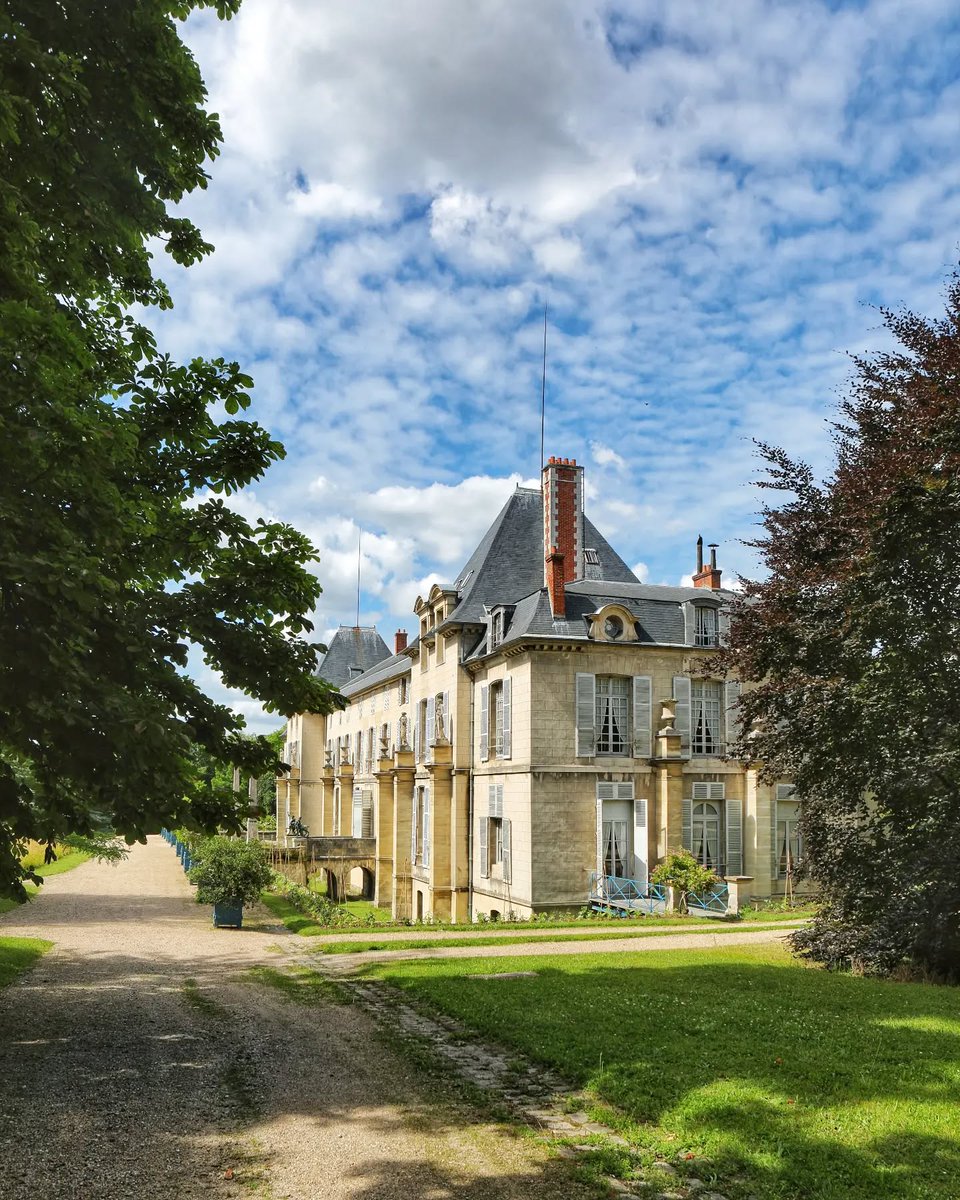 🔴 𝗩𝗮𝗰𝗮𝗻𝗰𝗲𝘀 𝗱'𝗵𝗶𝘃𝗲𝗿 ! 🎊 
Vous profitez de vos congés pour visiter <a href="/Paris/">Paris</a> ou êtes tout simplement à la recherche de lieux insolites en <a href="/iledefrance/">Région Île-de-France</a> ? 😉 

Rendez-vous au château de Malmaison, la demeure de notre impératrice Joséphine ! ❤️