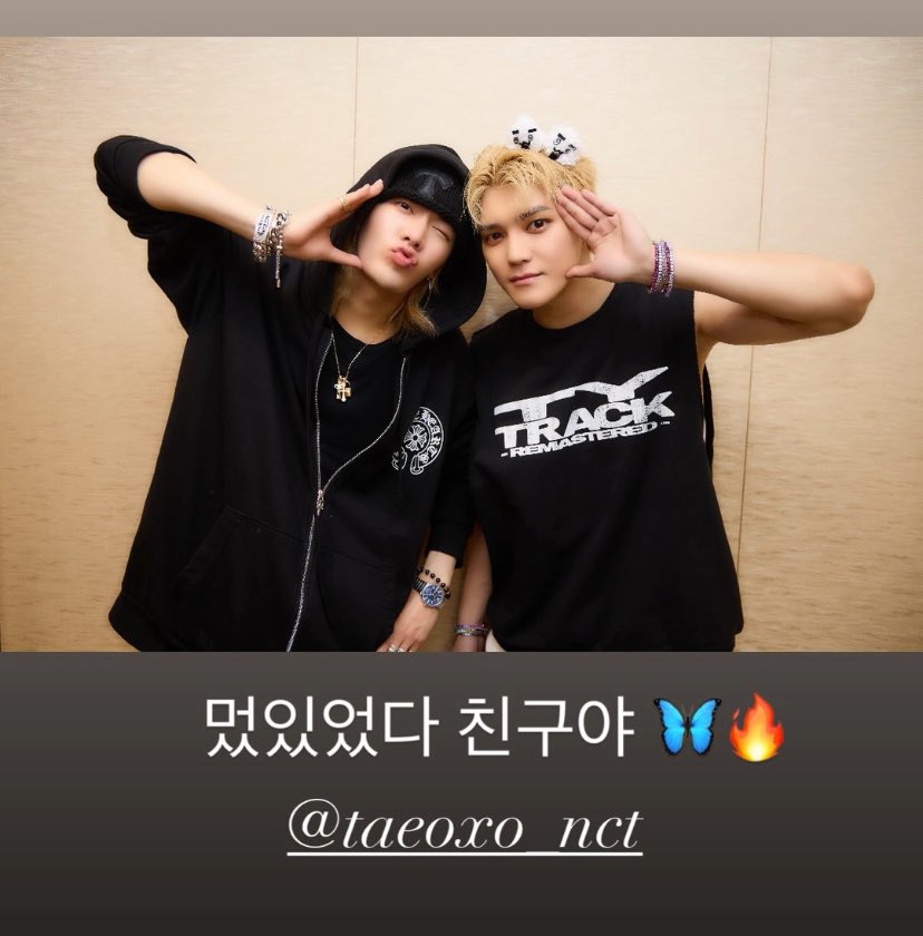타코 tweet media