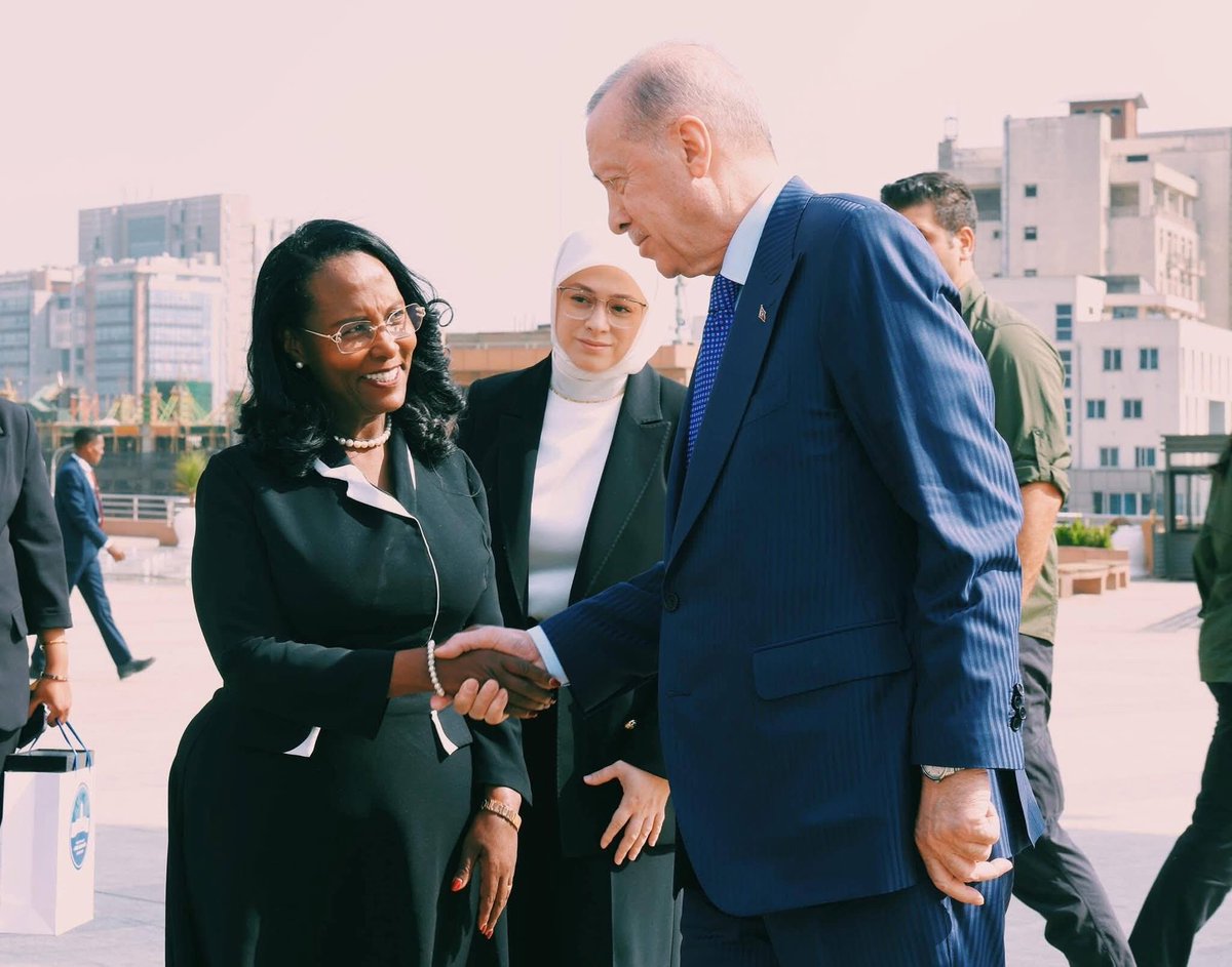EthioAmbTR's tweet photo. Honored to witness His Excellency President @RTErdogan paying tribute to the heroes of the Adwa Victory in Addis Ababa today. 🇪🇹🇹🇷 This visit is a powerful symbol of the enduring friendship between Ethiopia and Türkiye.
#EthiopiaTurkey #AdwaVictory #AdanechAbebe https://t.co/bMwe7dz9AK