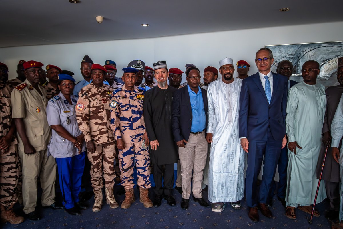 PNUD_Tchad's tweet photo. 🇹🇩 Atelier sur le rôle des FDS dans le processus DDR

Ouverture ce matin d’une concertation avec les Forces de Défense et de Sécurité autour du processus de Désarmement, Démobilisation et Réinsertion (DDR), en présence du Ministre de la Sécurité Publique représentant le Ministre des Armées, et de l’Ambassadeur de la Suisse.

Durant trois jours, des échanges permettront de renforcer la compréhension du DDR, de clarifier les rôles des FDS et d’harmoniser les prochaines étapes pour une mise en œuvre efficace au Tchad.