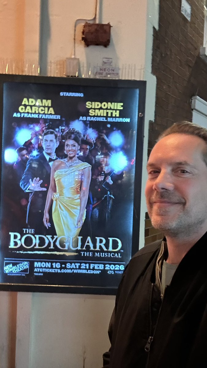JimDavisOnAir's tweet photo. Such fun @NewWimbTheatre for @TheBodyguardUK with some stunning vocal performances and high drama on stage! Congrats to the whole team. More thoughts on #Hometime on #MagicMusicals from 4pm https://t.co/xmYBpGiADE https://t.co/JT6aSJhvbq