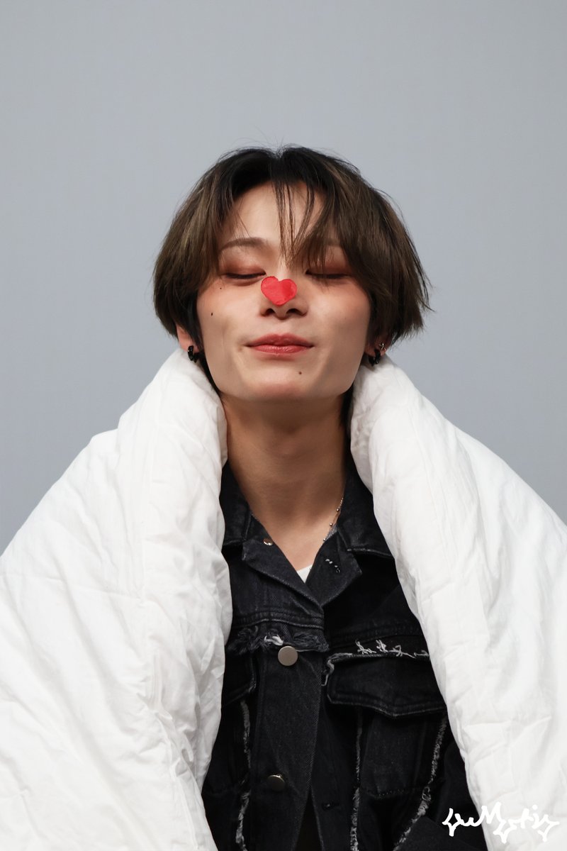 260104 스타라이크뮤직 お誕生日おめでとう💛 #XLOV #엑스러브