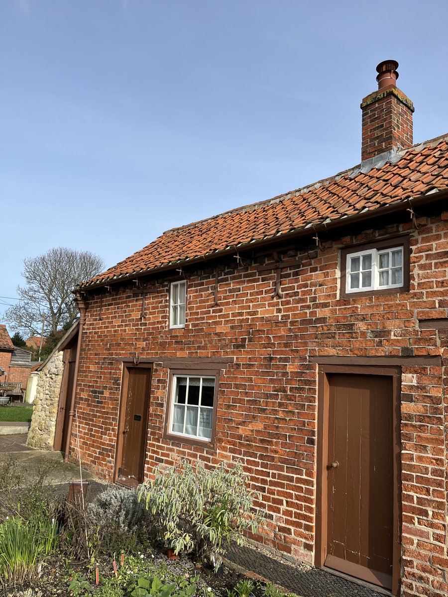 Mrs Smith's Cottage tweet media