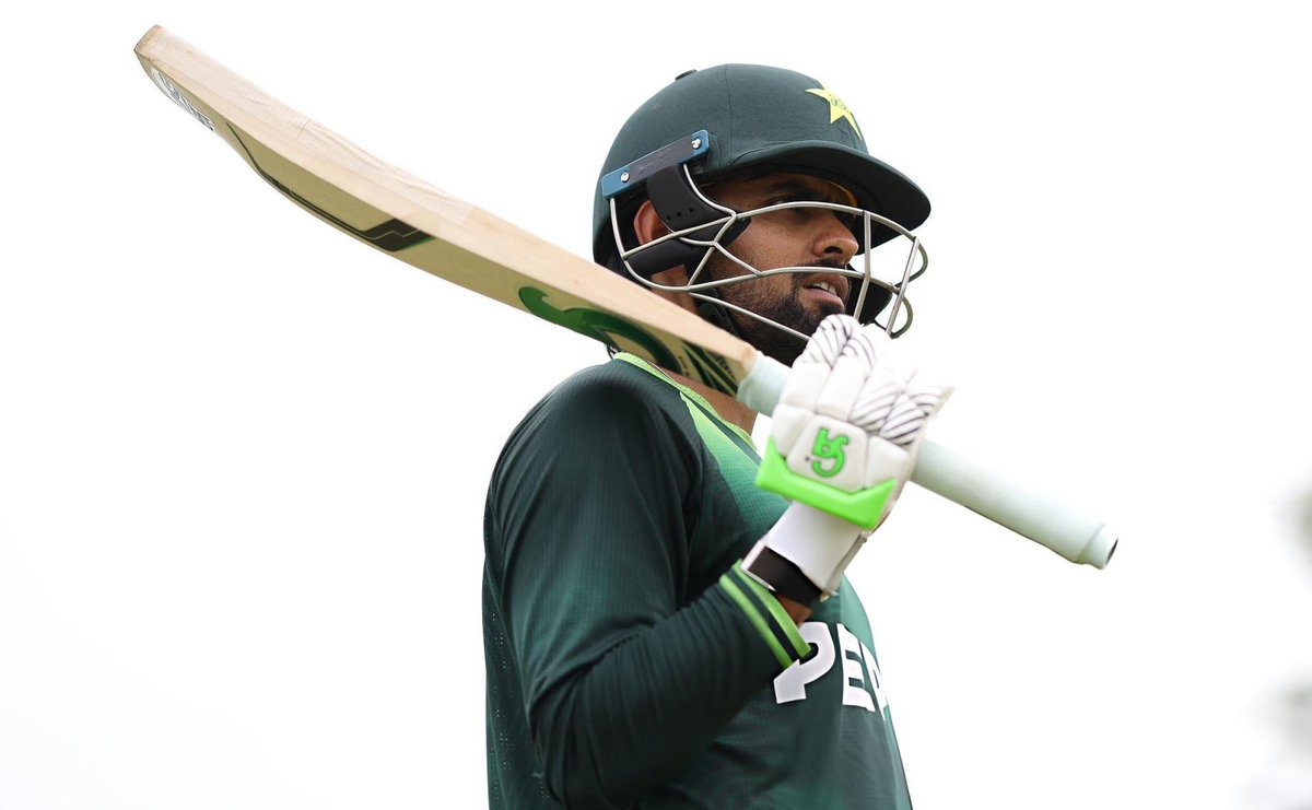 Always behind you &amp; I will always support you ,prayed for you 🤍 
#BabarAzam𓃵  
Never lose hope , Insha'Allah achy din b ain gin Insha'Allah 🥺💚