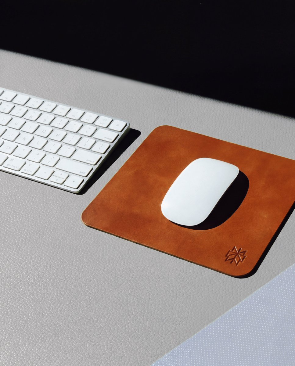 PPLXsupply's tweet photo. Your essentials, elevated.

Inspired by the @Ugmonk bestseller, crafted exclusively for Perplexity. This is the mousepad that gets better with age. https://t.co/twSPs1QyP3