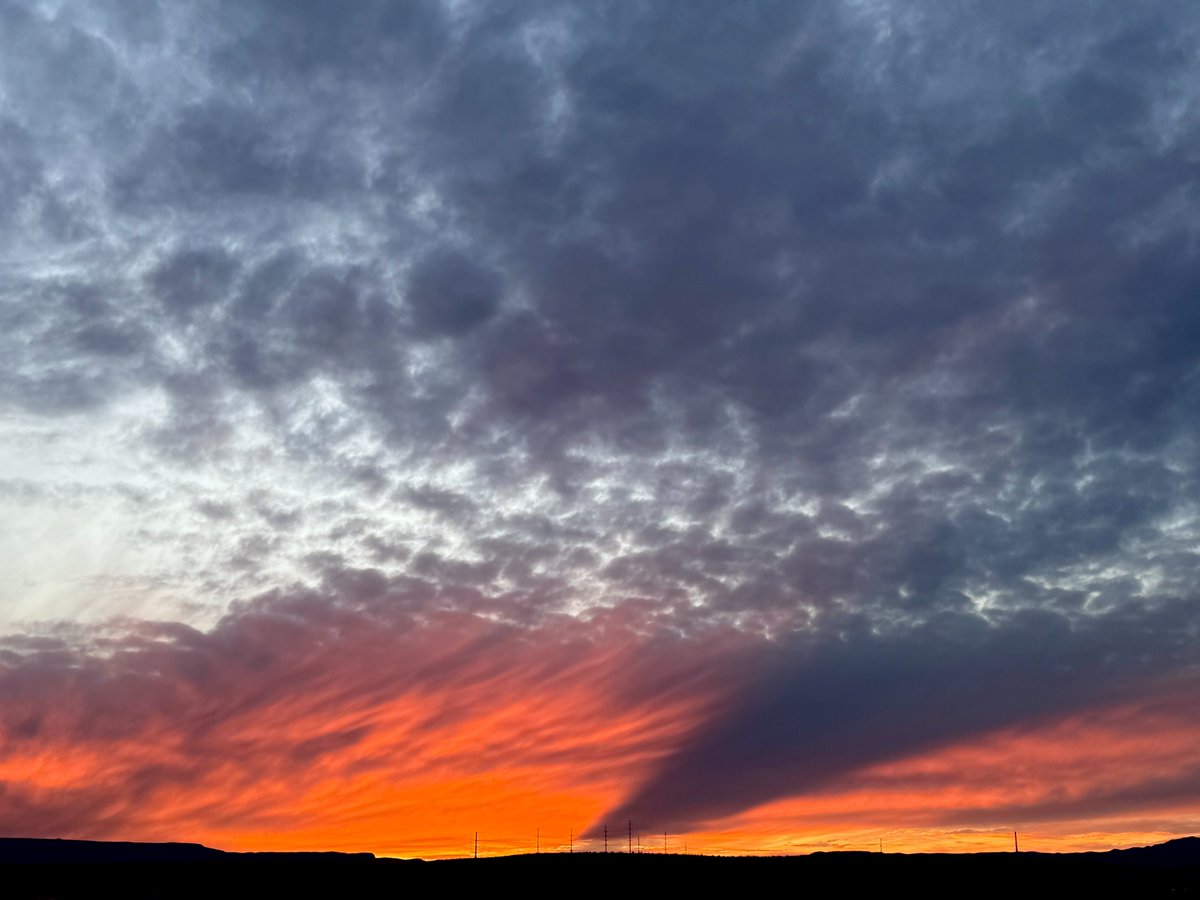 rachelaziani's tweet image. Soak it all in!! 🙏 
#Sunrise #Appreciate #Grateful #GoodMorning