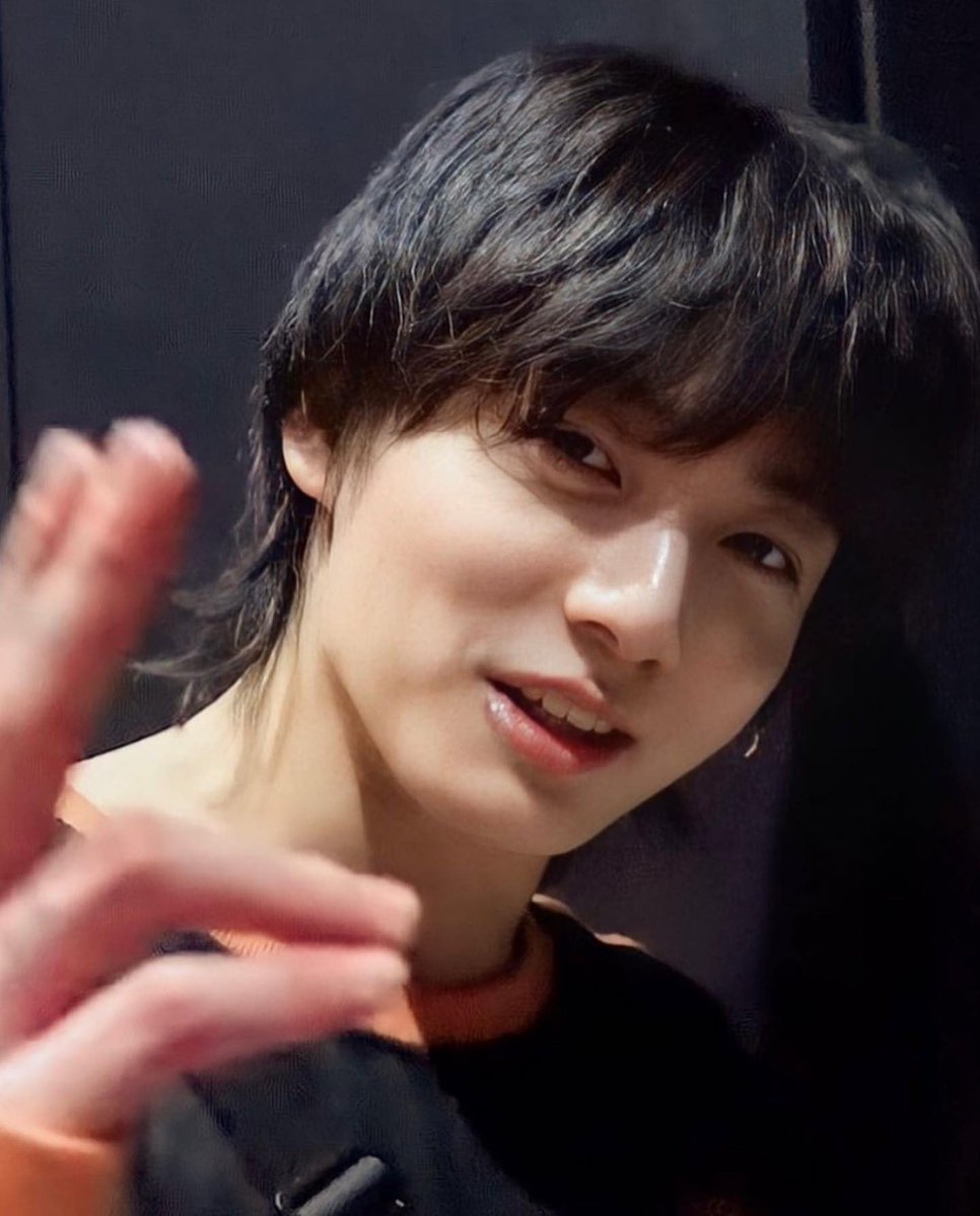 mainpopstar_'s tweet image. pretty jungkook with mullet &amp;lt;/3