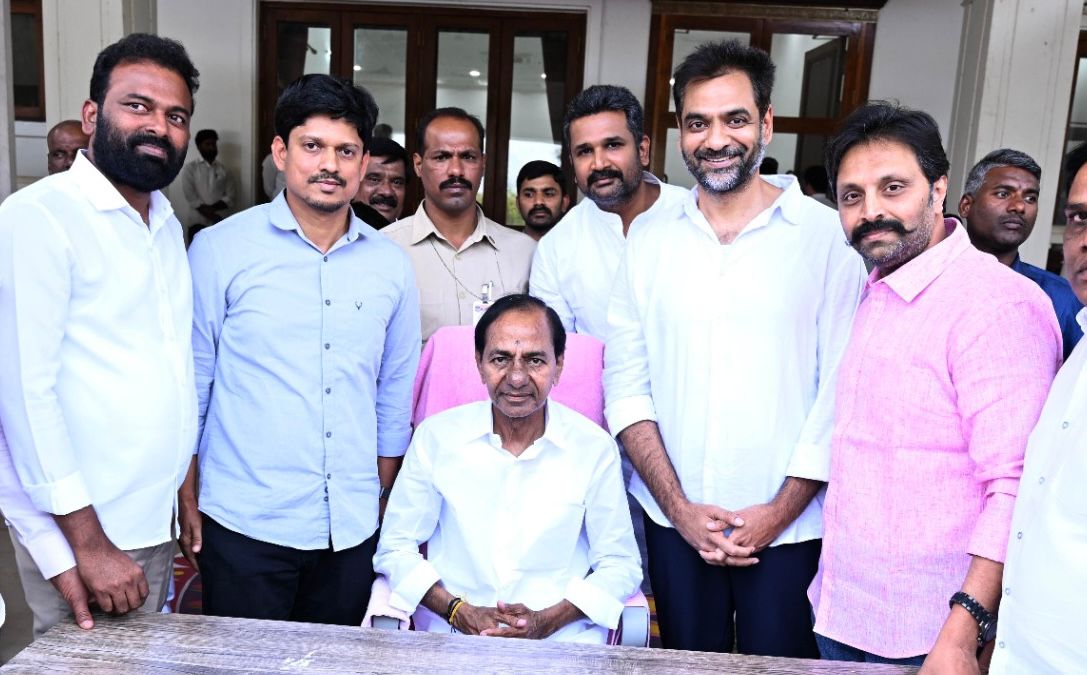 dcstunner999's tweet image. Conveyed Birthday Wishes to our Party Supremo #KCR garu along with fellow SM Convenors 
#HappyBirthdayKCR