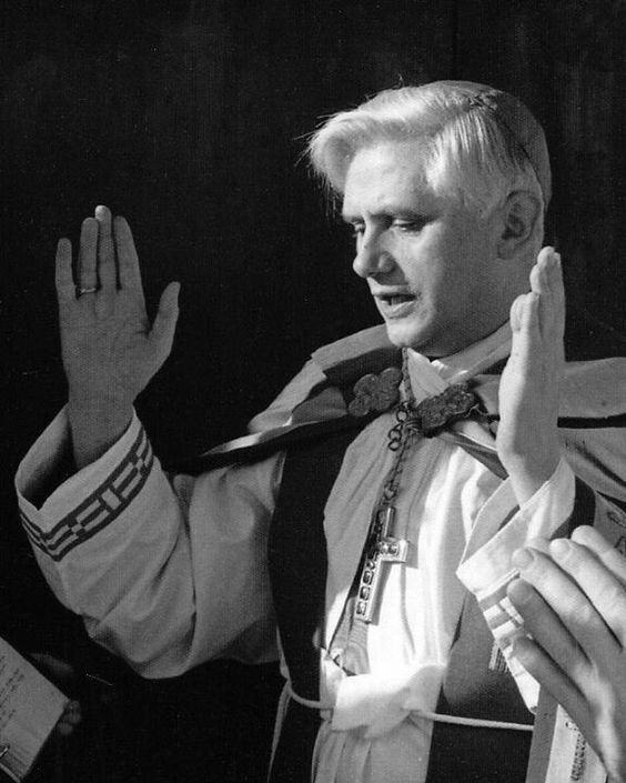 RosaryQuotes123's tweet image. "Evil draws its power from indecision and concern for what other people think."
Pope Benedict XVI