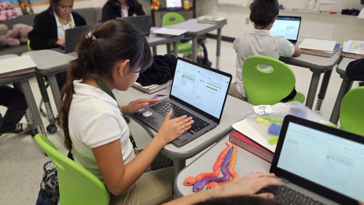 Mrs_Cortez12's tweet photo. My 5th grade roboticists @TAGinPG are thinking like real programmers! 🤖
They planned their slalom course strategy with pseudocode first, then built it out in @VEXRobotics VEXcode GO 💻🏁
Now we test. I can’t wait to see those robots weave through the course! 🚀✨ #STEMinAction #VEXGO #Region4SayNoMore

@dallasschools @DrReyC @ap_pegues @DISDSTEMedtech @DISDRegionIV