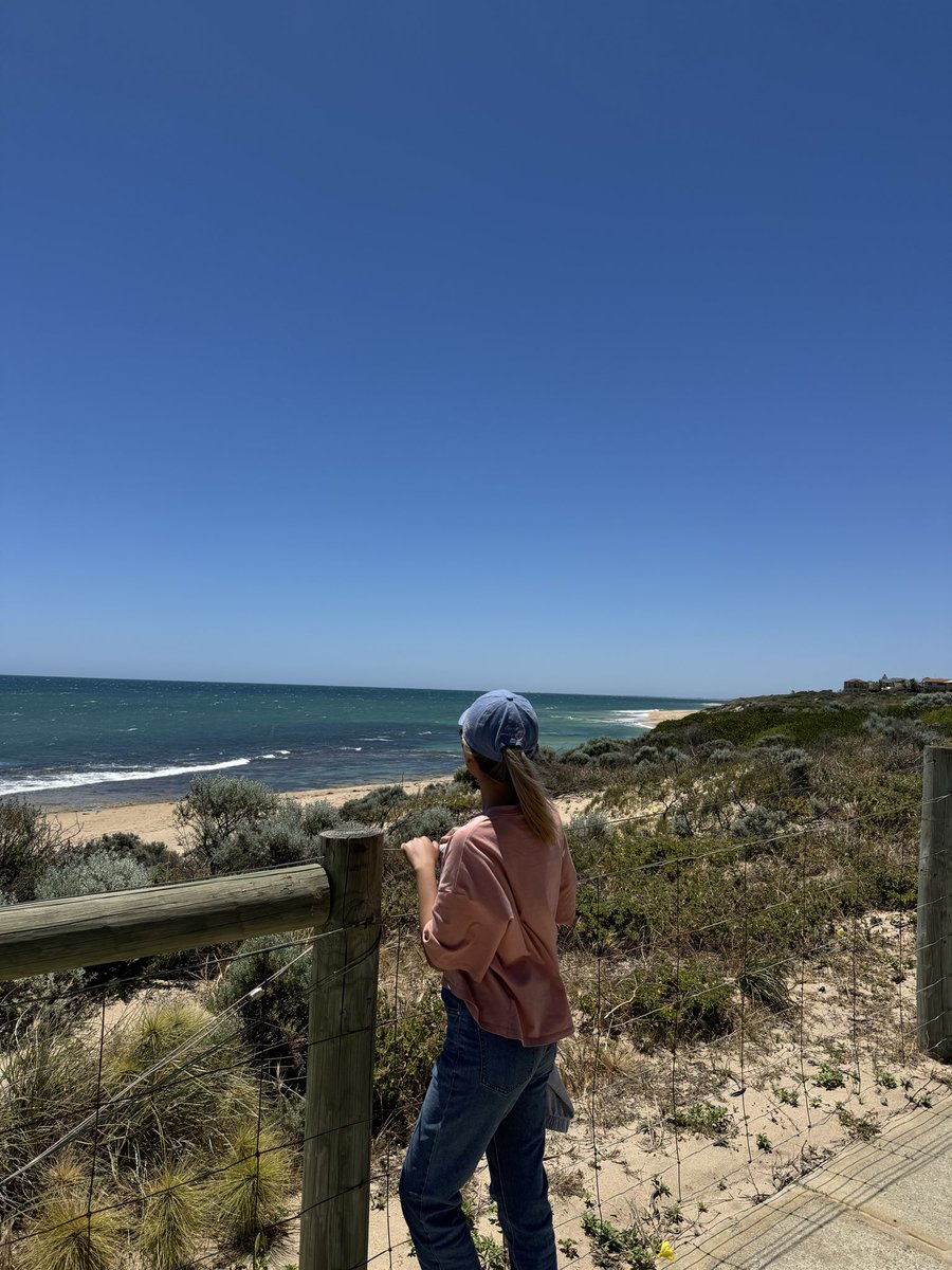 sunsetmatchaa's tweet image. Setidaknya udah pernah seberani itu pindah ke kota baru sendirian, dan berhasil survive selama 6 bulan✨🥳

It was not a perfect journey yet such a great experience 🥹🫶🏼