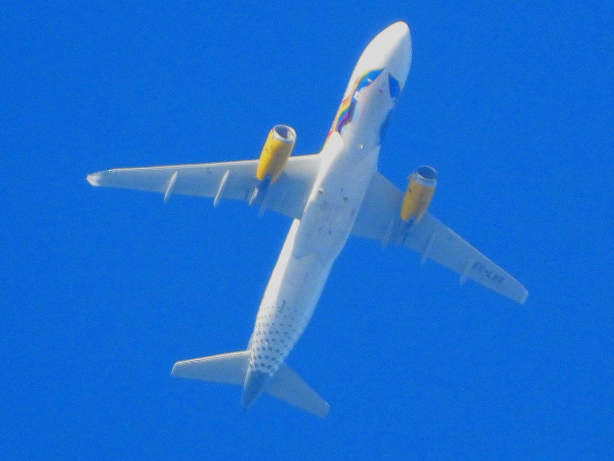 DAviation17's tweet photo. Heres a shot of a Rainbow π Pride @vueling Flight VY8747 Airbus A320-214 (EC-LVS) seen here in her Special "Born This Way,Fly This Way" Livery from (MAN) π¬π§ to (BCN) πͺπΈ on 16/12/25. #vueling #ECLVS #AirbusA320 #Aviation #avgeek #avgeeks #planespotting #Pride #pridelivery https://t.co/WGH4GiQx5o