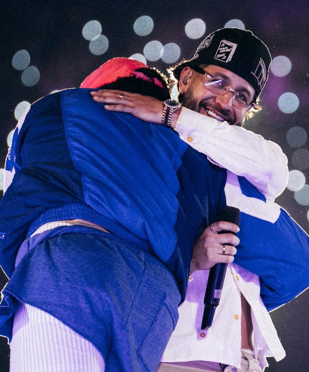 soyclubi's tweet photo. BAD BUNNY x MORA 📸🔥 https://t.co/OUJIcAFvfh